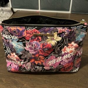 Steve Madden Pouch